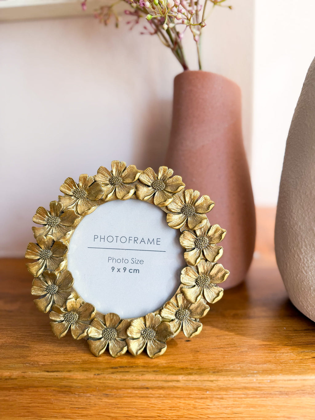Fotolijstje rond bloemen goud of abrikoos