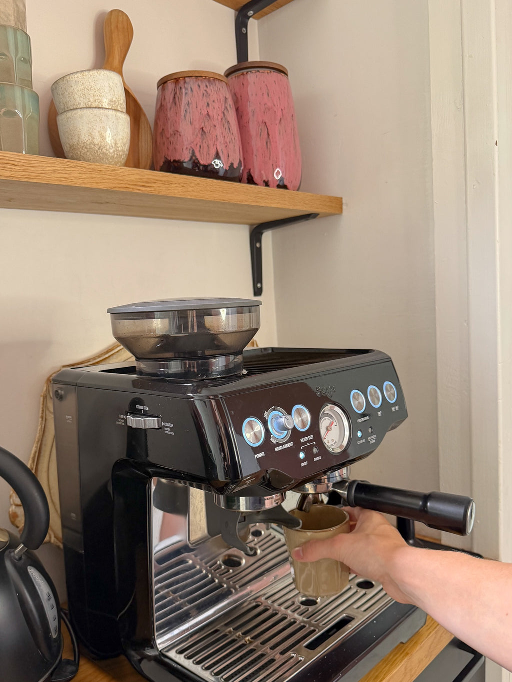 Korte keramieken latte mok, foto 4