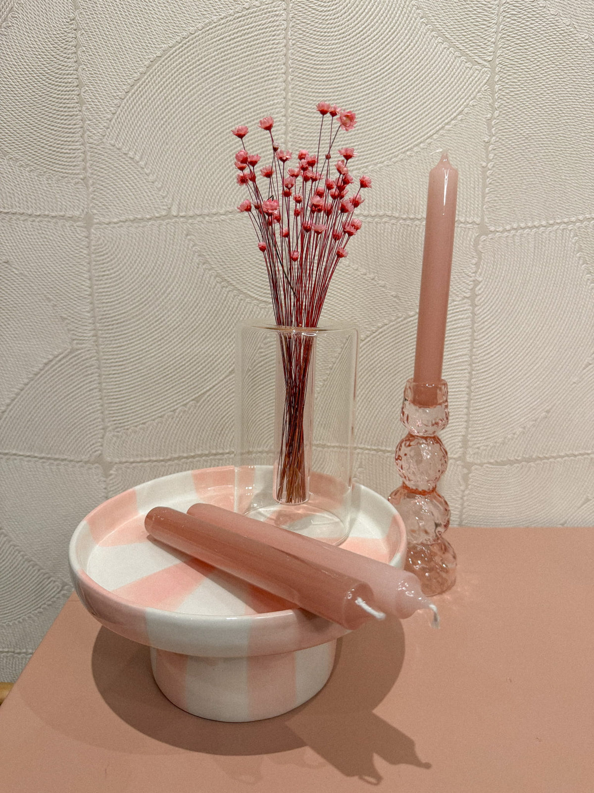Vaas met buisje roze, foto 2