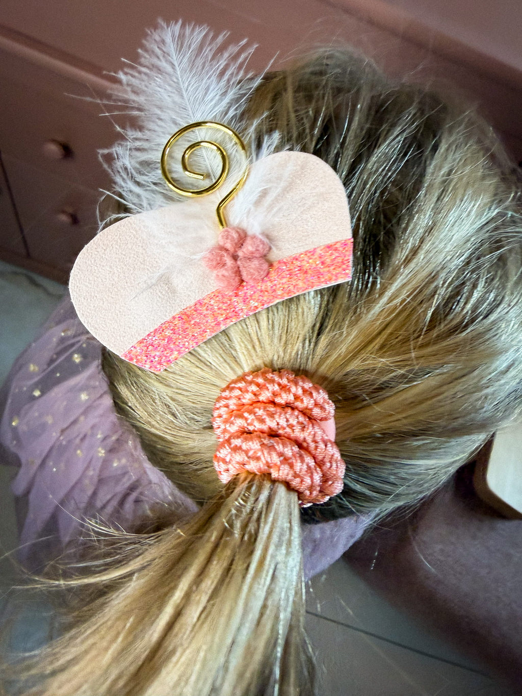 Haarclip pietenmuts zalmroze